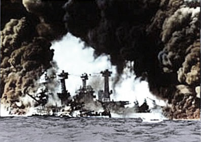 USS "West Virginia" osiada na dnie bazy Pearl Harbor